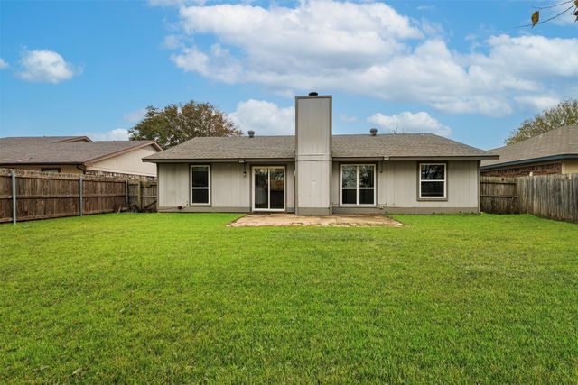 321 Iberis Drive, Arlington, TX 76018