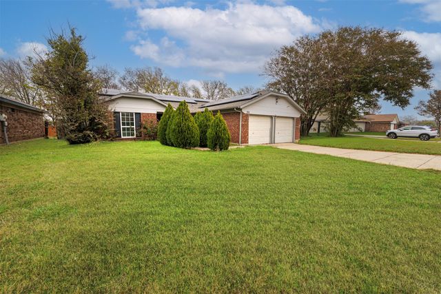 321 Iberis Drive, Arlington, TX 76018