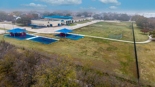 321 Iberis Drive, Arlington, TX 76018