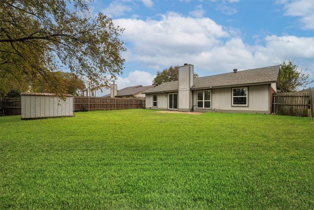 321 Iberis Drive, Arlington, TX 76018