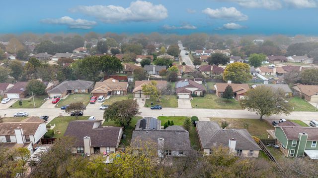 321 Iberis Drive, Arlington, TX 76018