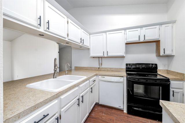 321 Iberis Drive, Arlington, TX 76018