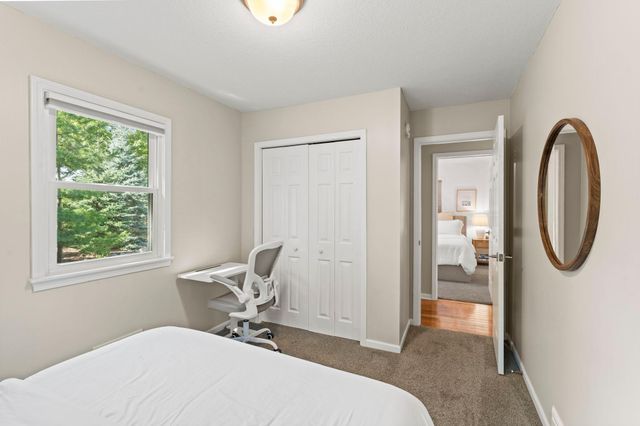 10 Woodlawn Avenue, Excelsior, MN 55331