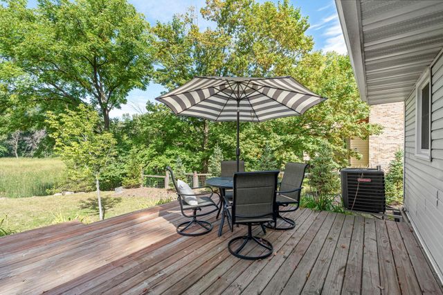 10 Woodlawn Avenue, Excelsior, MN 55331