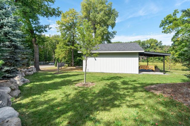 10 Woodlawn Avenue, Excelsior, MN 55331