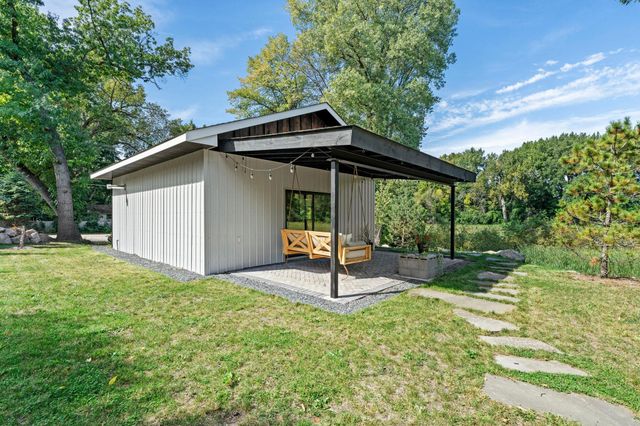 10 Woodlawn Avenue, Excelsior, MN 55331