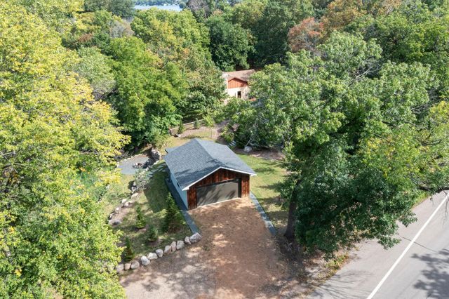 10 Woodlawn Avenue, Excelsior, MN 55331