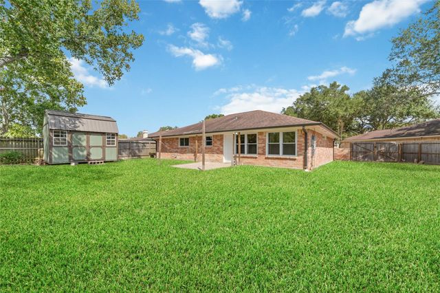 2500 Parkway Avenue, Rosenberg, TX 77471