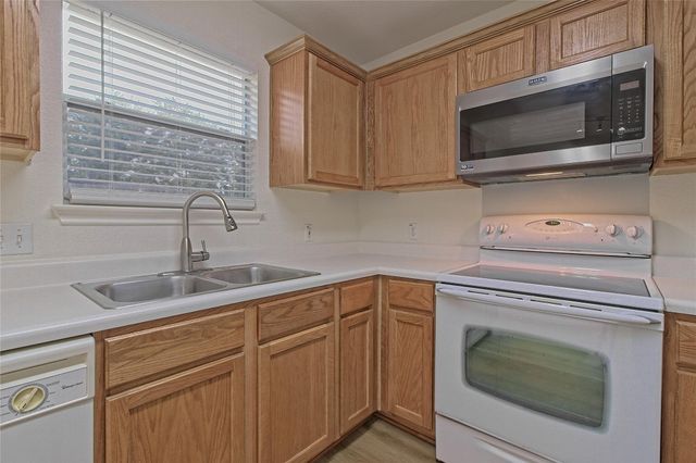 313 Avalanche Ave, Georgetown, TX 78626