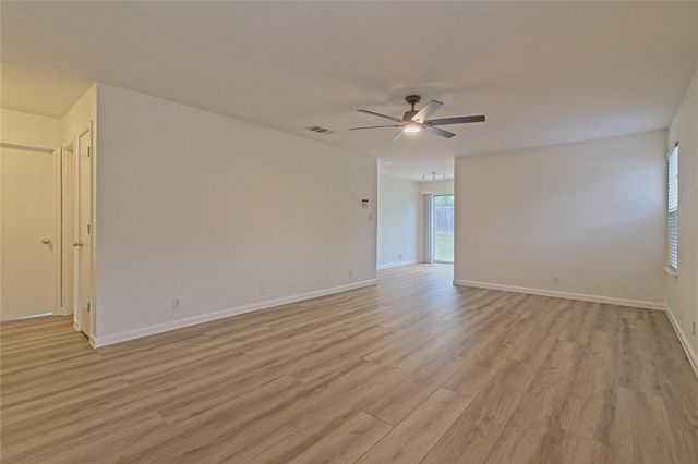 313 Avalanche Ave, Georgetown, TX 78626