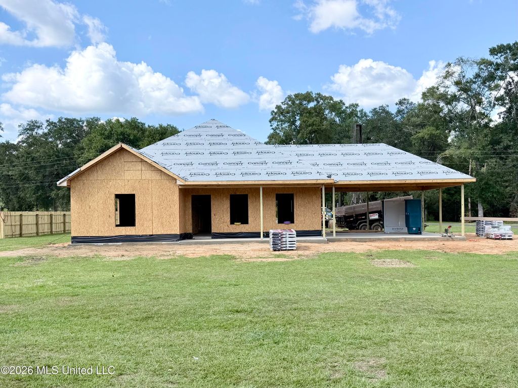 6715 Caraway Road, Moss Point, MS 39562