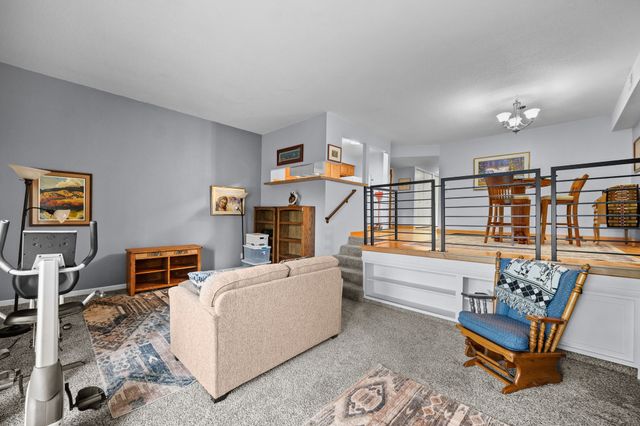 4902 University Avenue 325, Des Moines, IA 50311