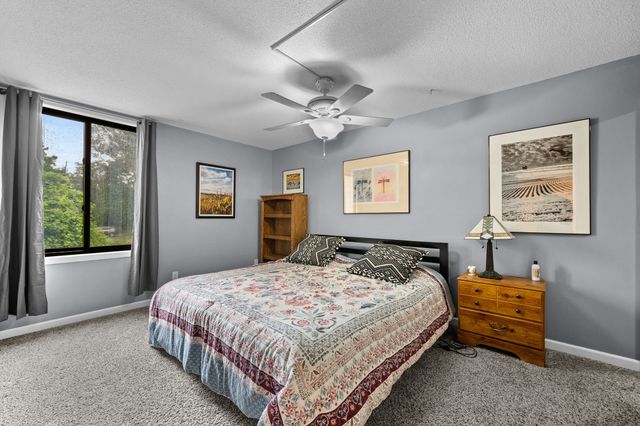 4902 University Avenue 325, Des Moines, IA 50311