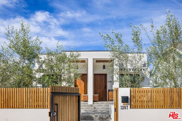 1205 N GENESEE Avenue, West Hollywood, CA 90046