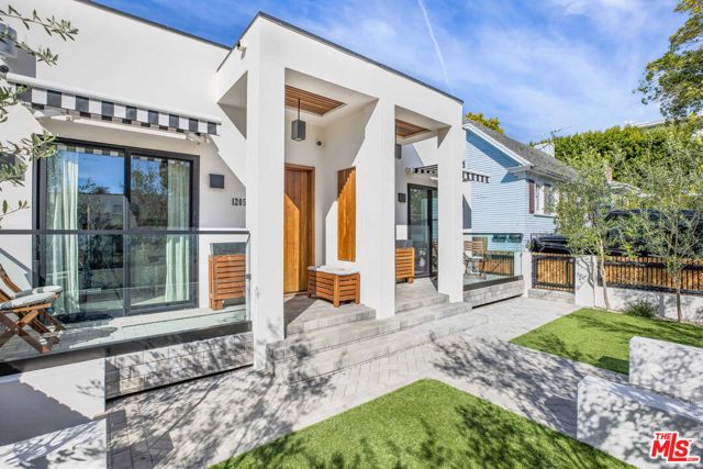 1205 N GENESEE Avenue, West Hollywood, CA 90046