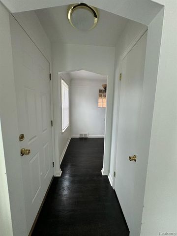 14919 Fairmount Drive, Detroit, MI 48205