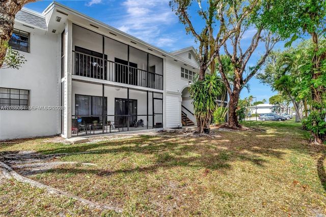 18965 NW 62nd Avenue 210, Hialeah, FL 33015