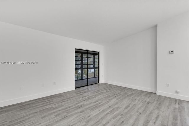 18965 NW 62nd Avenue 210, Hialeah, FL 33015