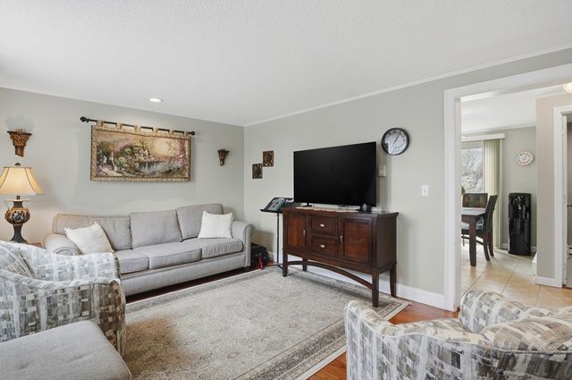 270 Sunderland Road 2, Worcester, MA 01604