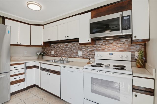 270 Sunderland Road 2, Worcester, MA 01604