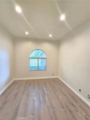 7115 Woodlake B, West Hills, CA 91307