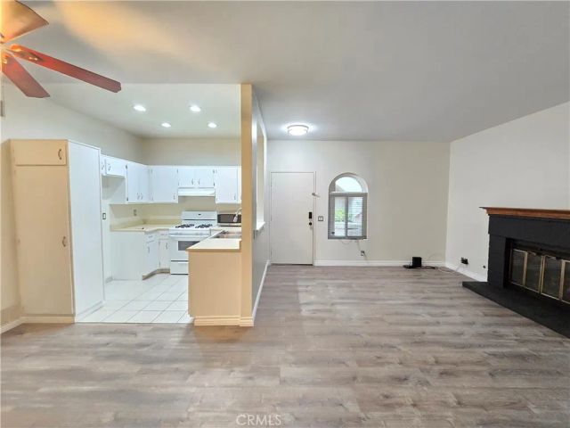 7115 Woodlake B, West Hills, CA 91307