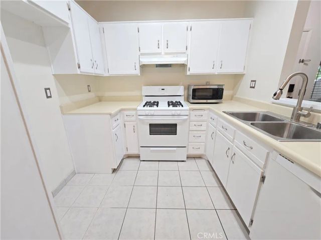 7115 Woodlake B, West Hills, CA 91307
