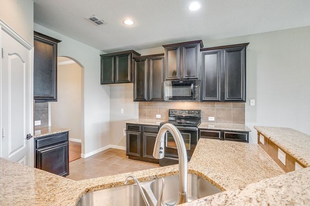 1537 Silverstone Drive, Weatherford, TX 76087