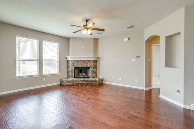 1537 Silverstone Drive, Weatherford, TX 76087