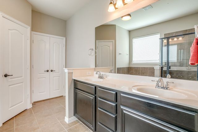 1537 Silverstone Drive, Weatherford, TX 76087