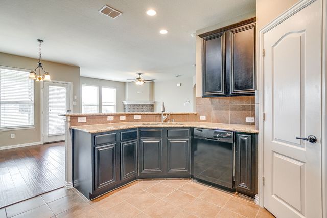 1537 Silverstone Drive, Weatherford, TX 76087