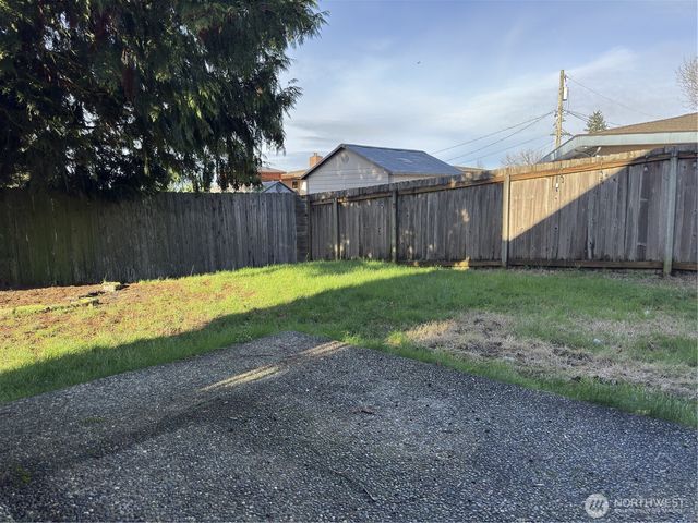 2826 NE 8th Street, Renton, WA 98056