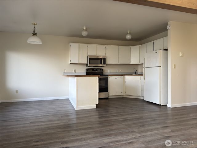 2826 NE 8th Street, Renton, WA 98056