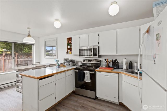 2826 NE 8th Street, Renton, WA 98056