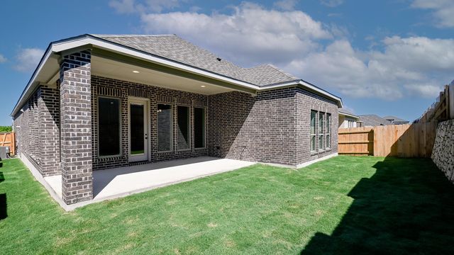 609 Bay Breeze DR, Kyle, TX 78640