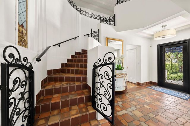 5860 Pine Tree Drive, Miami Beach, FL 33140