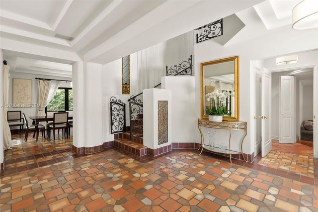 5860 Pine Tree Drive, Miami Beach, FL 33140