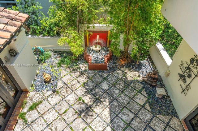 5860 Pine Tree Drive, Miami Beach, FL 33140