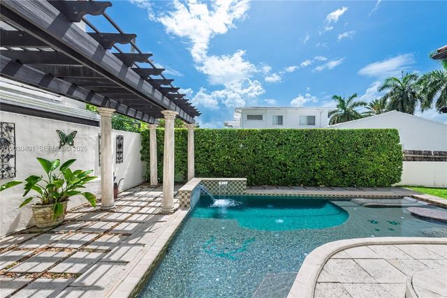 5860 Pine Tree Drive, Miami Beach, FL 33140
