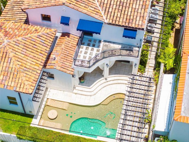 5860 Pine Tree Drive, Miami Beach, FL 33140