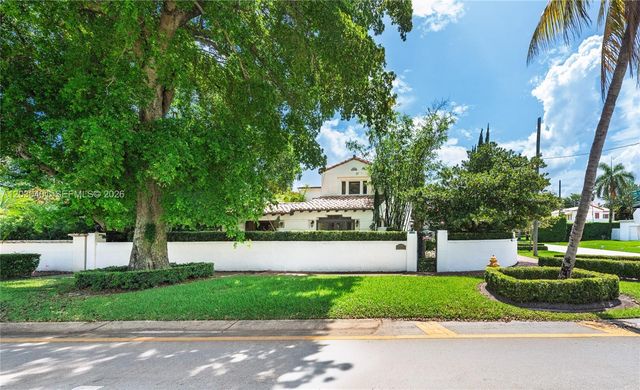 5860 Pine Tree Drive, Miami Beach, FL 33140