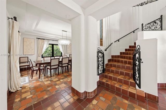 5860 Pine Tree Drive, Miami Beach, FL 33140