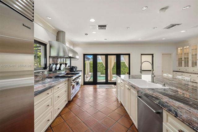 5860 Pine Tree Drive, Miami Beach, FL 33140