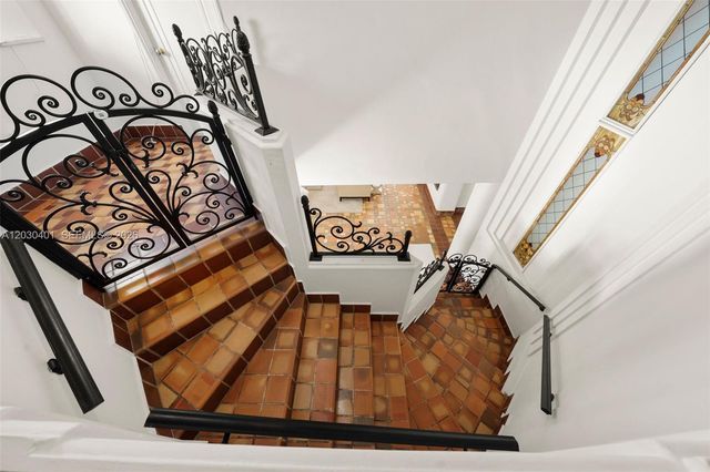 5860 Pine Tree Drive, Miami Beach, FL 33140