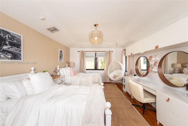 5860 Pine Tree Drive, Miami Beach, FL 33140