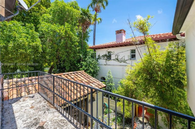 5860 Pine Tree Drive, Miami Beach, FL 33140