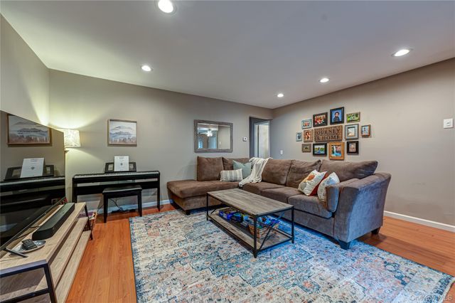 85 Richmond Boulevard 1A, Ronkonkoma, NY 11779