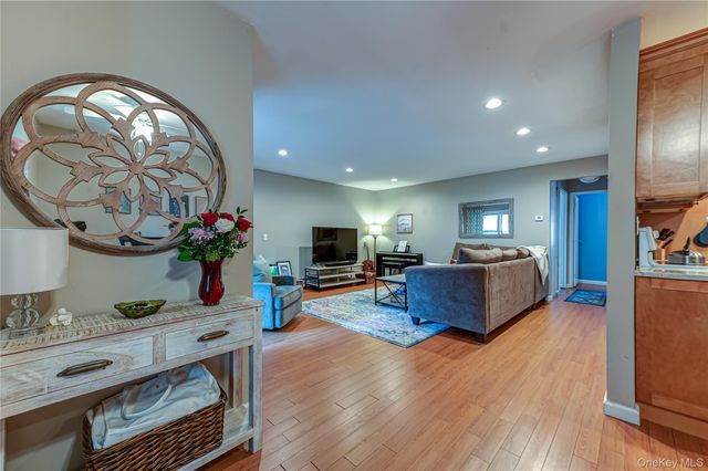 85 Richmond Boulevard 1A, Ronkonkoma, NY 11779