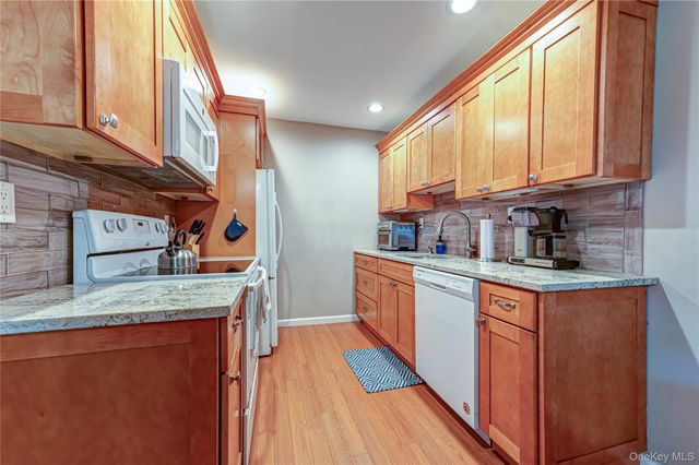 85 Richmond Boulevard 1A, Ronkonkoma, NY 11779