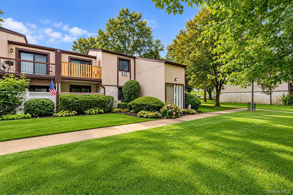 85 Richmond Boulevard 1A, Ronkonkoma, NY 11779 — photo 2